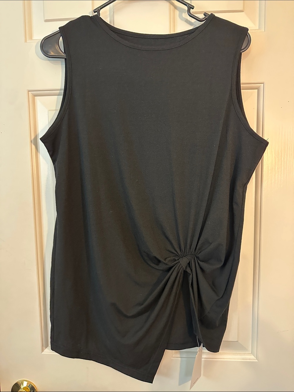 La Mode NWT Sleeveless Black Knot-Front Tank Top size L